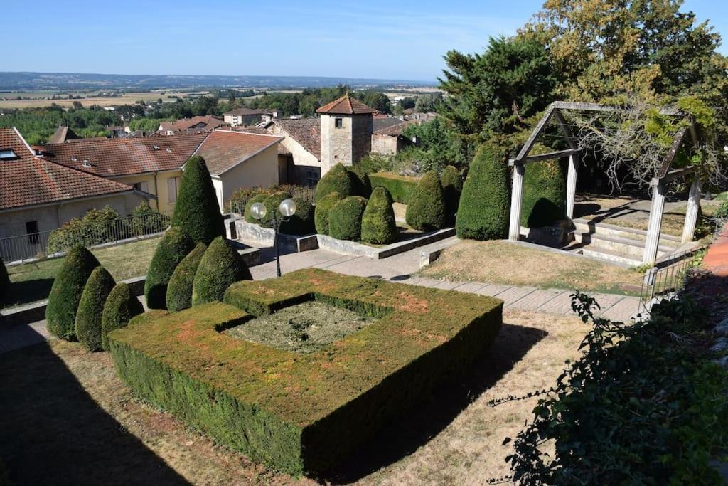 Gite Des Remparts Reservation Par Telephone Laissez Vos Coordonnees La Cote-Saint-Andre Eksteriør billede
